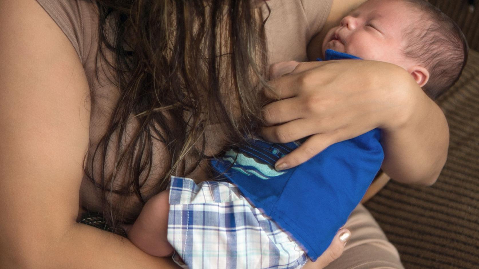 New 'no judgment' approach to opioid-dependent moms also helps their babies